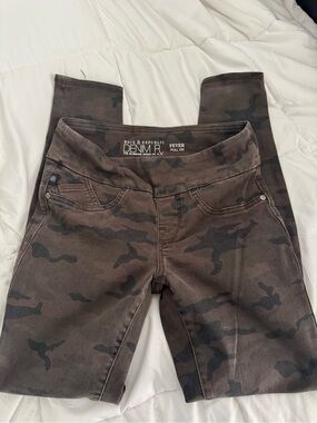 Rock & Republic Brown Camo Pull-On Jeggings